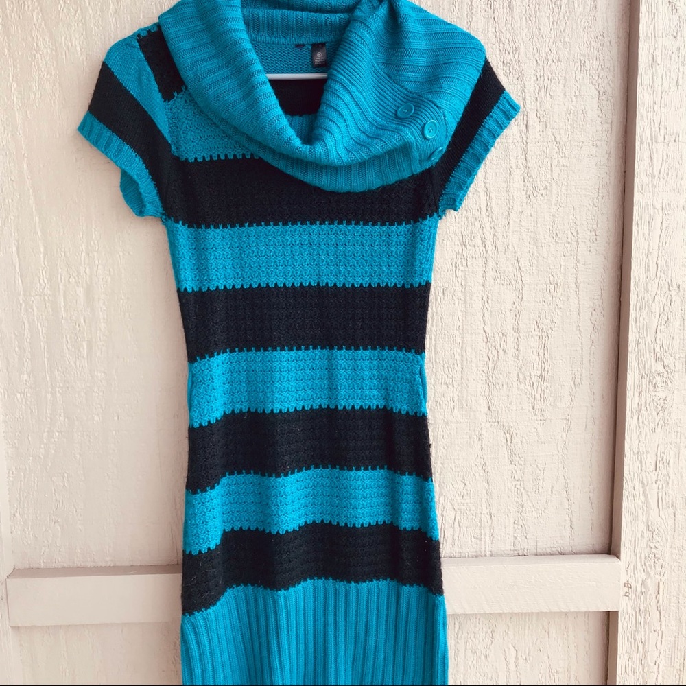 Women's Black & Blue Striped Short Sleeved Sweater Dress Size M